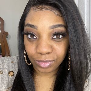 Meet your Posher, Lashawnda